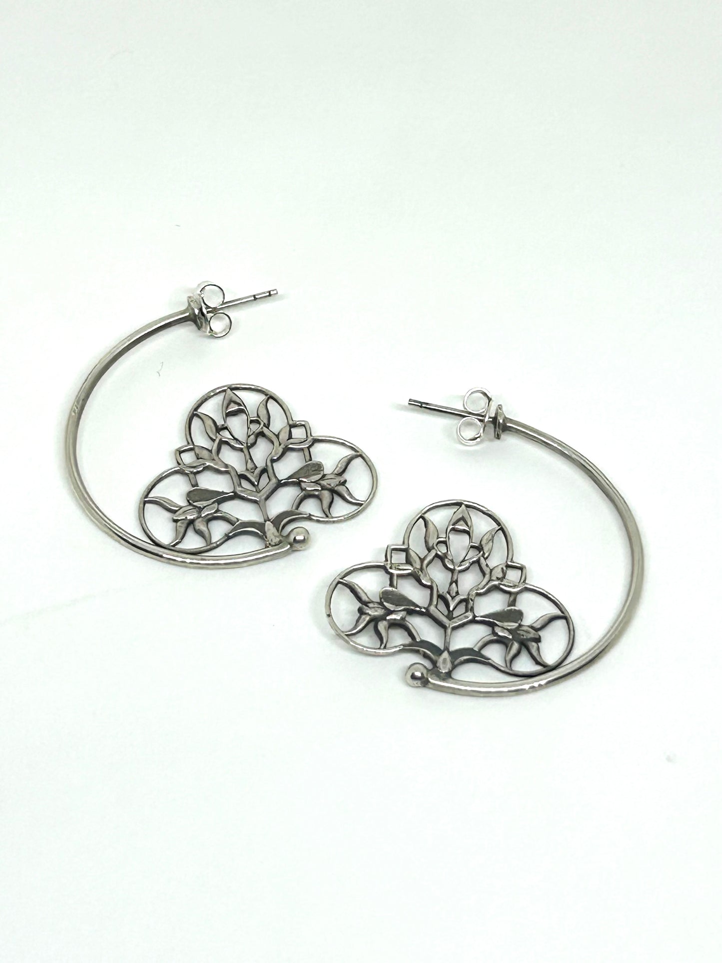 Muqabil Hoop Earrings