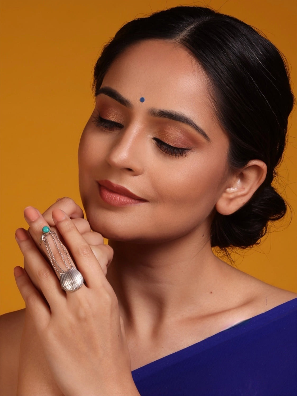 Neera Ring