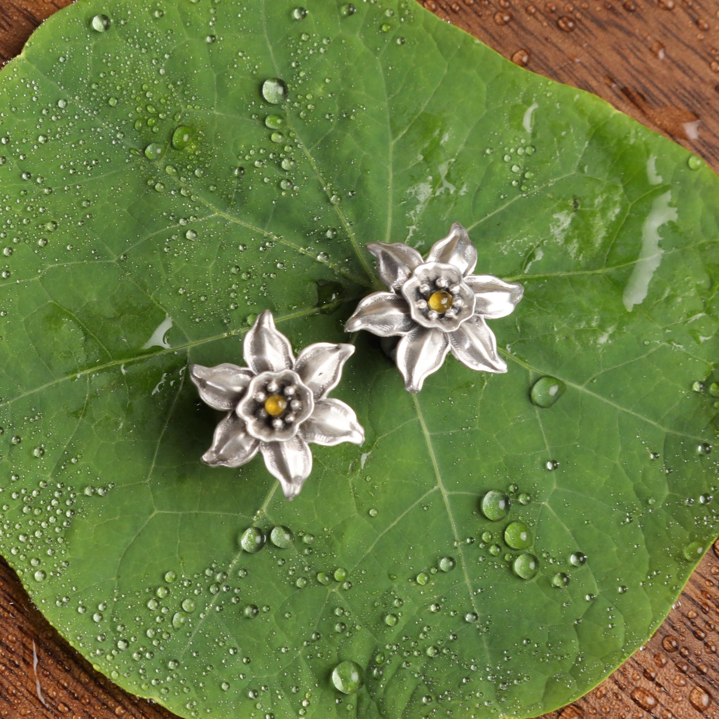 Daring Daffodil Ear Studs