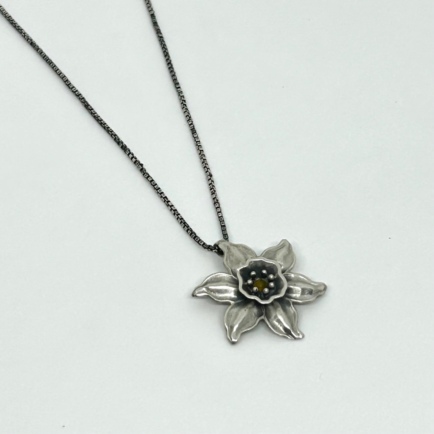 Daring Daffodil Necklace