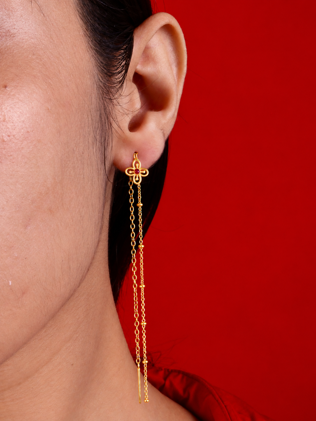 Bese Saka Suidhaga Earrings Gold Plated