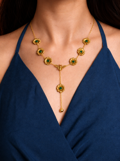 Buzzzing Blossom Necklace Gold Plated
