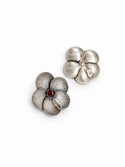 African Violet Earstuds