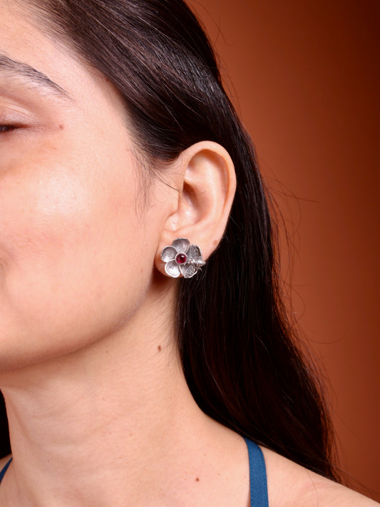 Bee Treasure Ear Studs
