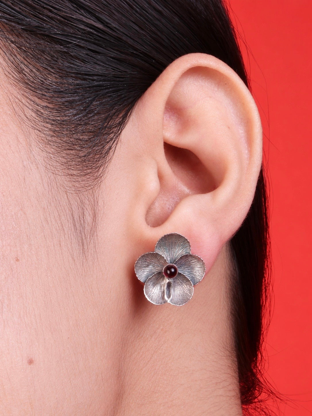 African Violet Earstuds