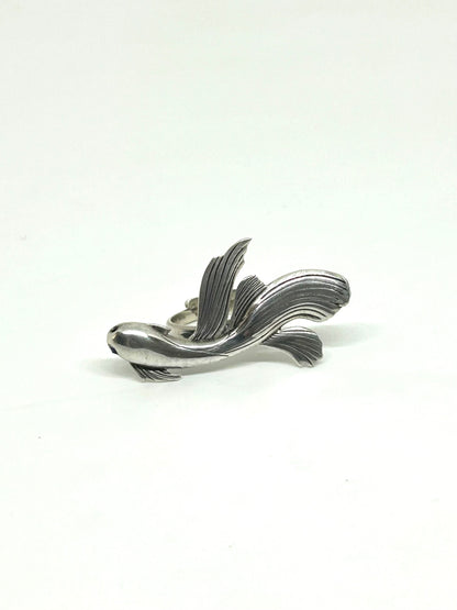 Veil Tale Fish Ring