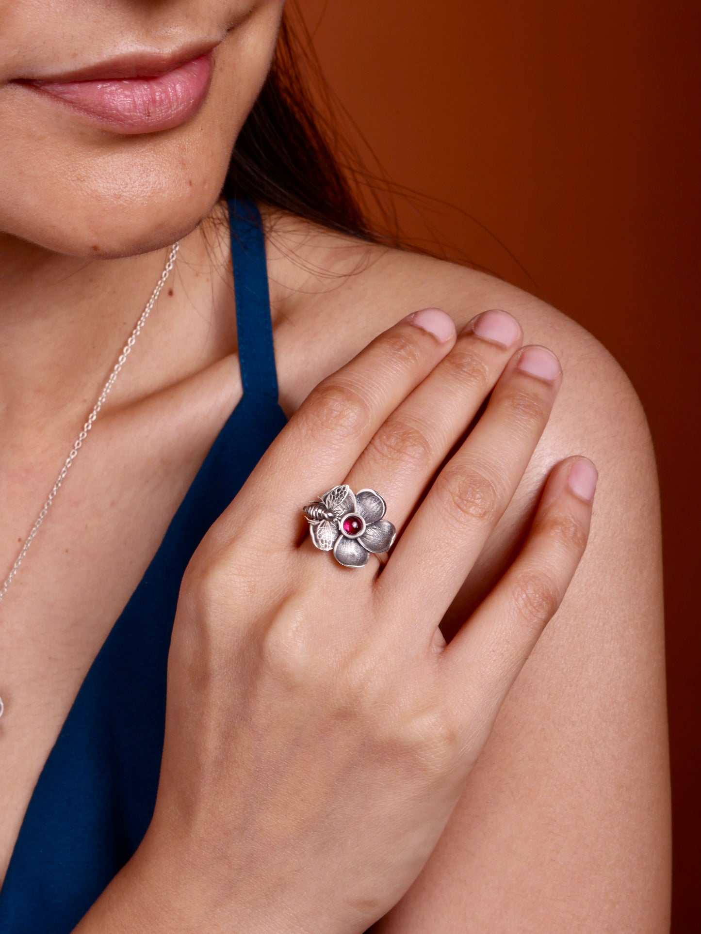 Bee Treasure Ring