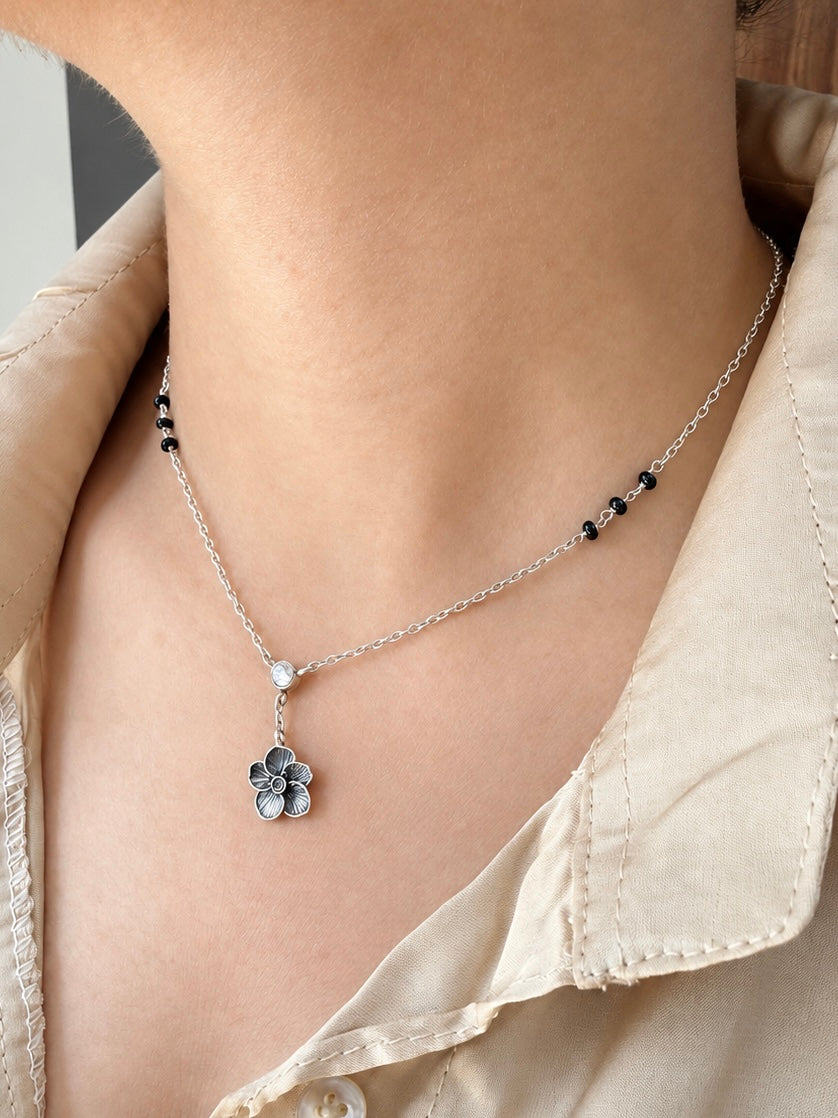 Solitaire Bloom Mangalsutra