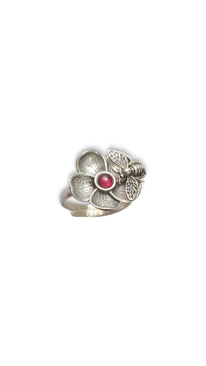 Bee Treasure Ring