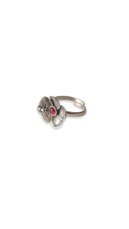 Bee Treasure Ring