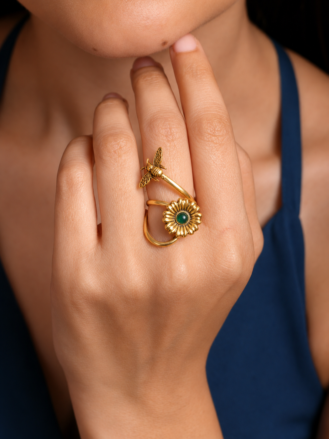 Buzzing Blossom Ring Gold Plated
