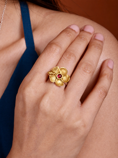 Bee Treasure Ring Gold Plated