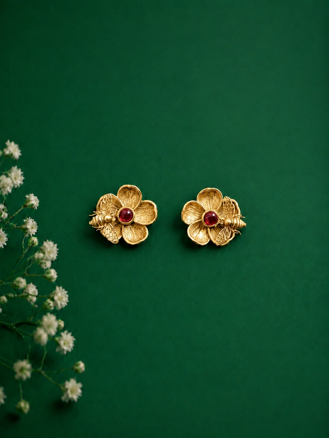 Bee Treasure Ear Studs Gold Plated