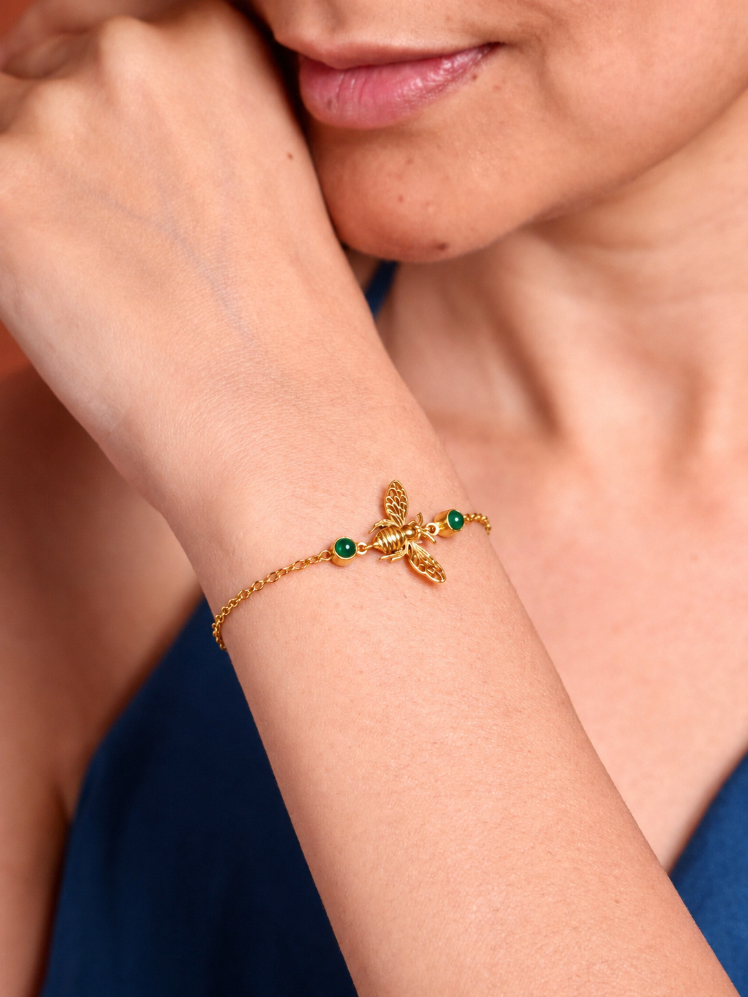 Aura Bee Chain Bracelet Gold Plated