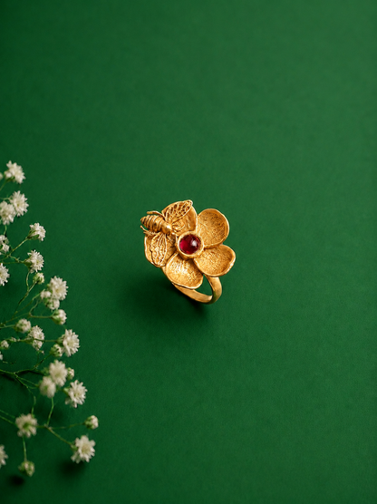 Bee Treasure Ring Gold Plated