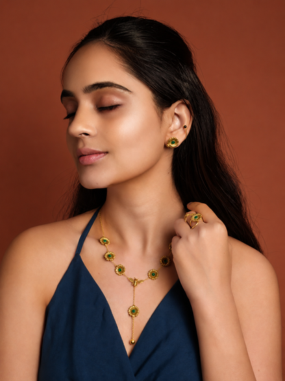 Buzzzing Blossom Necklace Gold Plated