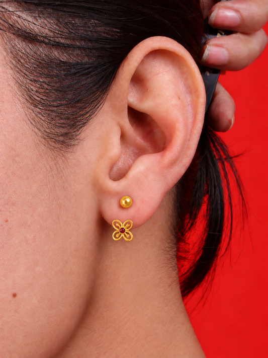 Bese Saka Earstuds Gold Plated