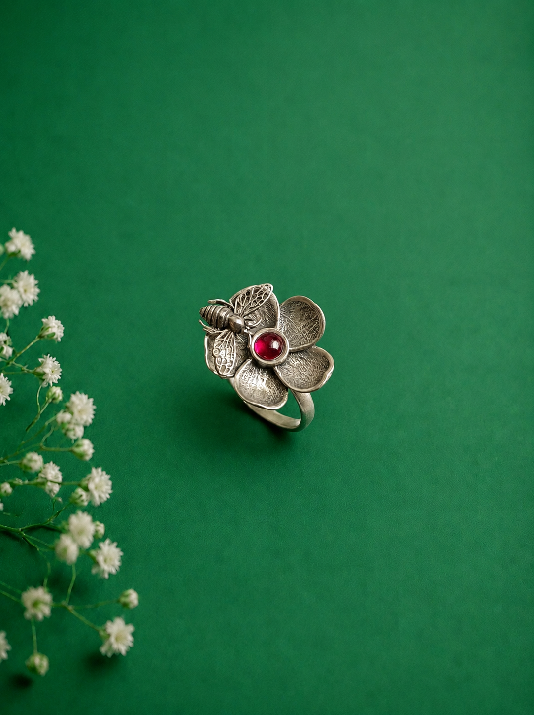 Bee Treasure Ring