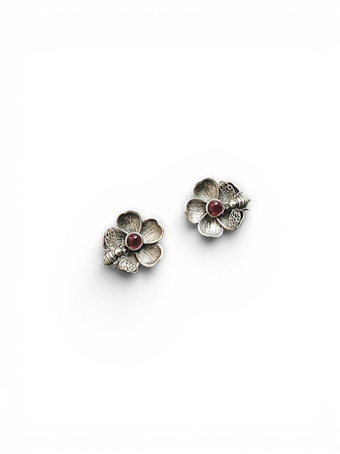 Bee Treasure Ear Studs