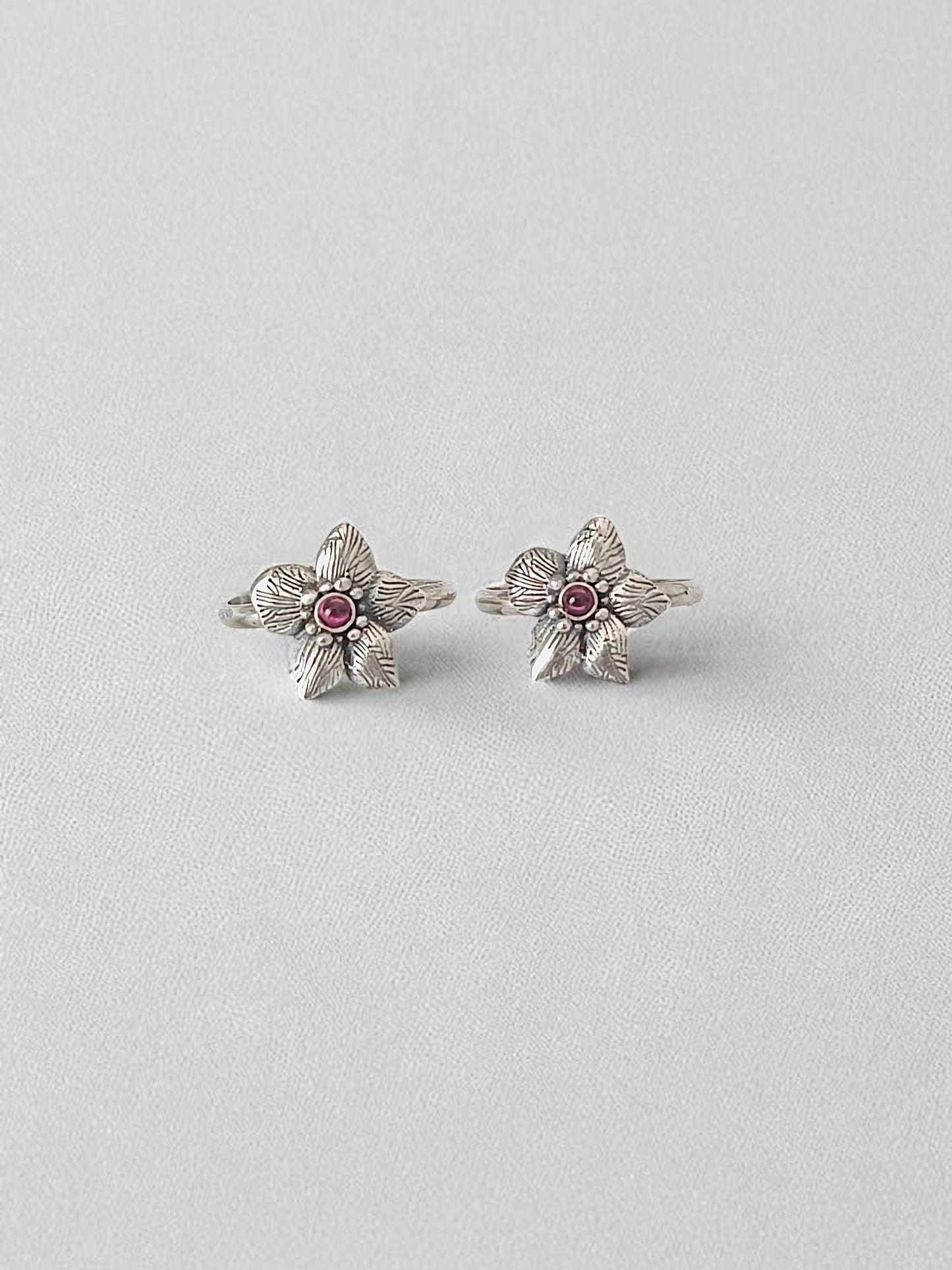 Silver Bloom Toe Rings