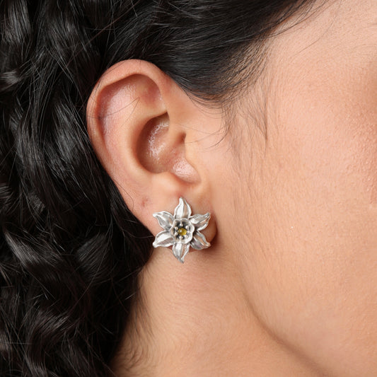 Daring Daffodil Ear Studs